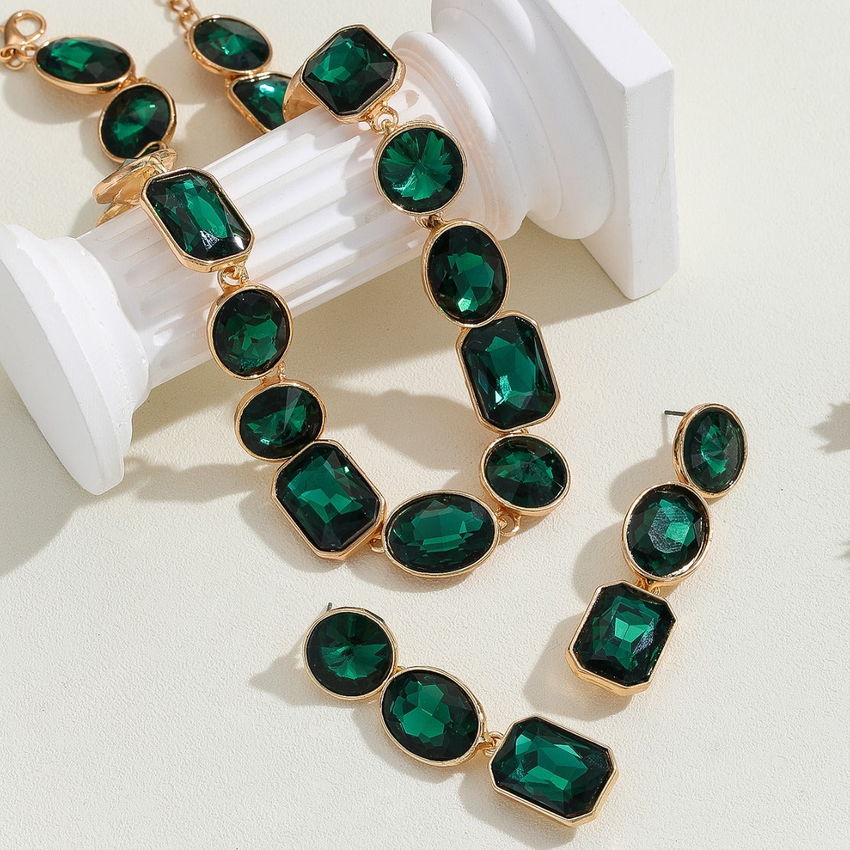 Luxurious Crystal Gem Necklace